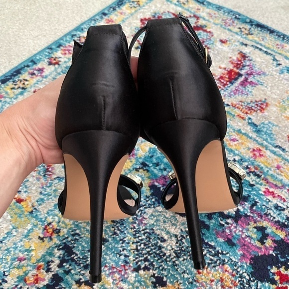 Steve Madden Fabulous Jeweled Black Satin Stiletto Heels 8.5 NEW - Picture 3 of 9